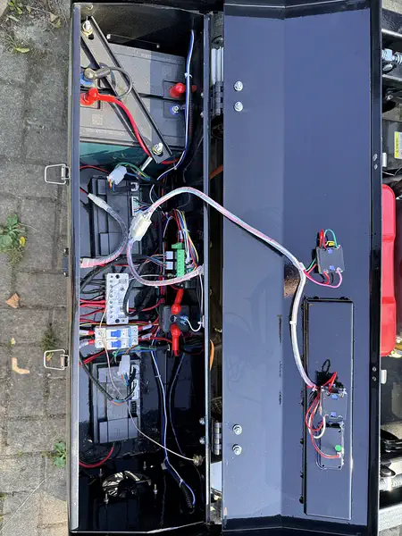 Elektroinstalace v rozvaděči svahové sekačky PENSEN